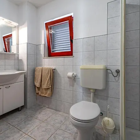 2 Bedroom Cozy In Apartment *