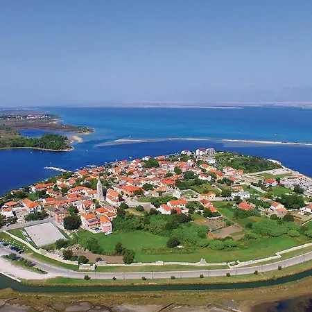 2 Bedroom Cozy In Apartment Vrsi
