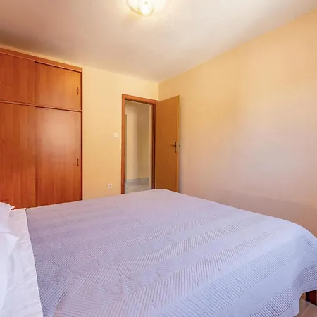 Apartment 2 Bedroom Cozy In
