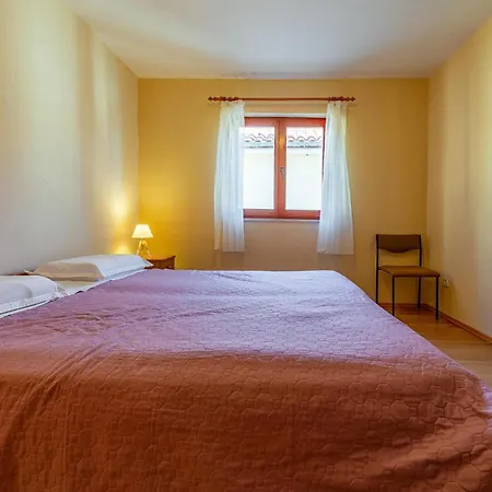 Apartment 2 Bedroom Cozy In Vrsi