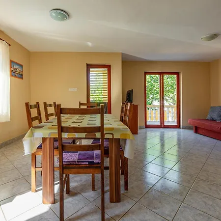 2 Bedroom Cozy In *