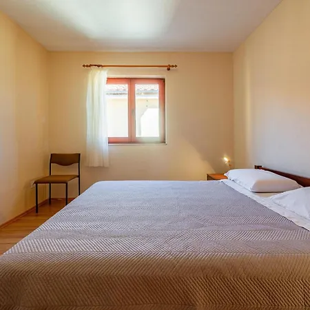 2 Bedroom Cozy In * Vrsi